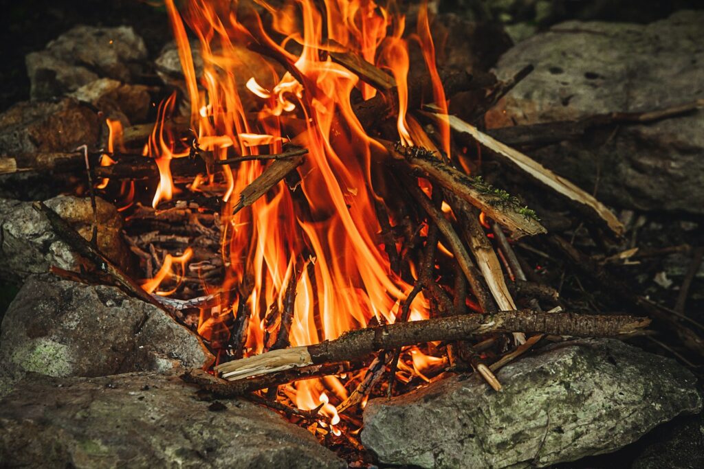 How to Build a Safe and Efficient Campfire