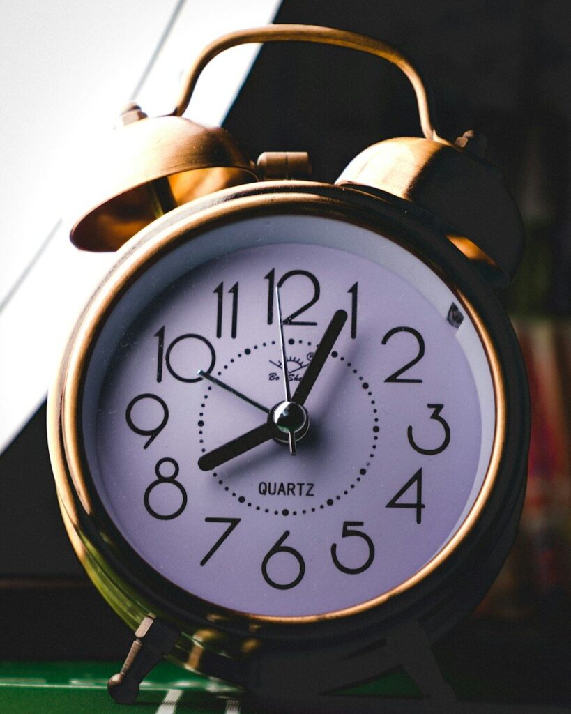 What Time Does Camping World Close? How to Check Store, Parts, and Service Hours